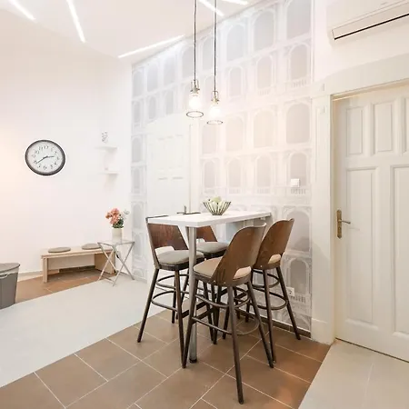 Deluxe With 4bedrm 2 Bathrm Daire Budapeşte