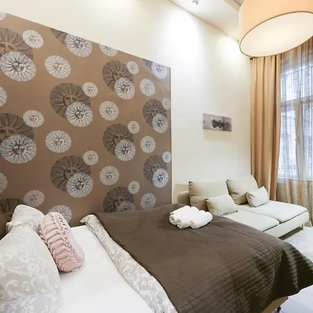 Deluxe With 4bedrm 2 Bathrm Apartament *