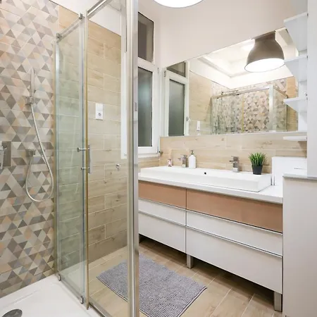 Apartament Deluxe With 4bedrm 2 Bathrm *