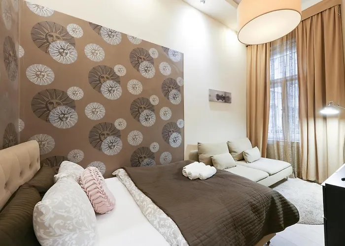 Deluxe With 4bedrm 2 Bathrm Apartament *