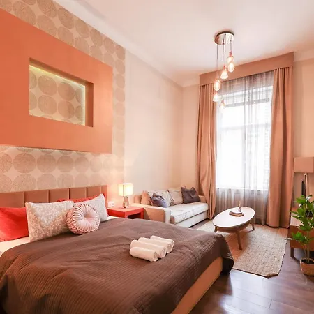 Deluxe With 4bedrm 2 Bathrm