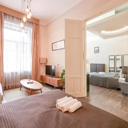 Deluxe With 4bedrm 2 Bathrm Apartmán Budapešť