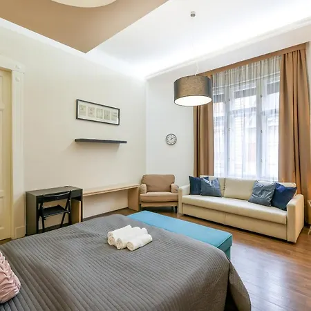 Apartmán Deluxe With 4bedrm 2 Bathrm