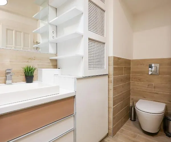 Deluxe With 4bedrm 2 Bathrm Apartmán